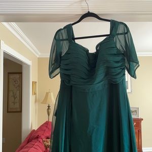 Dark green floor length evening gown size 18w